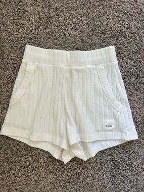 Alo Ribbed Take Comfort Short White Size XS — Small Stain, Priced to Sell